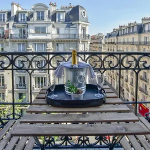 Montcalm 3* Париж